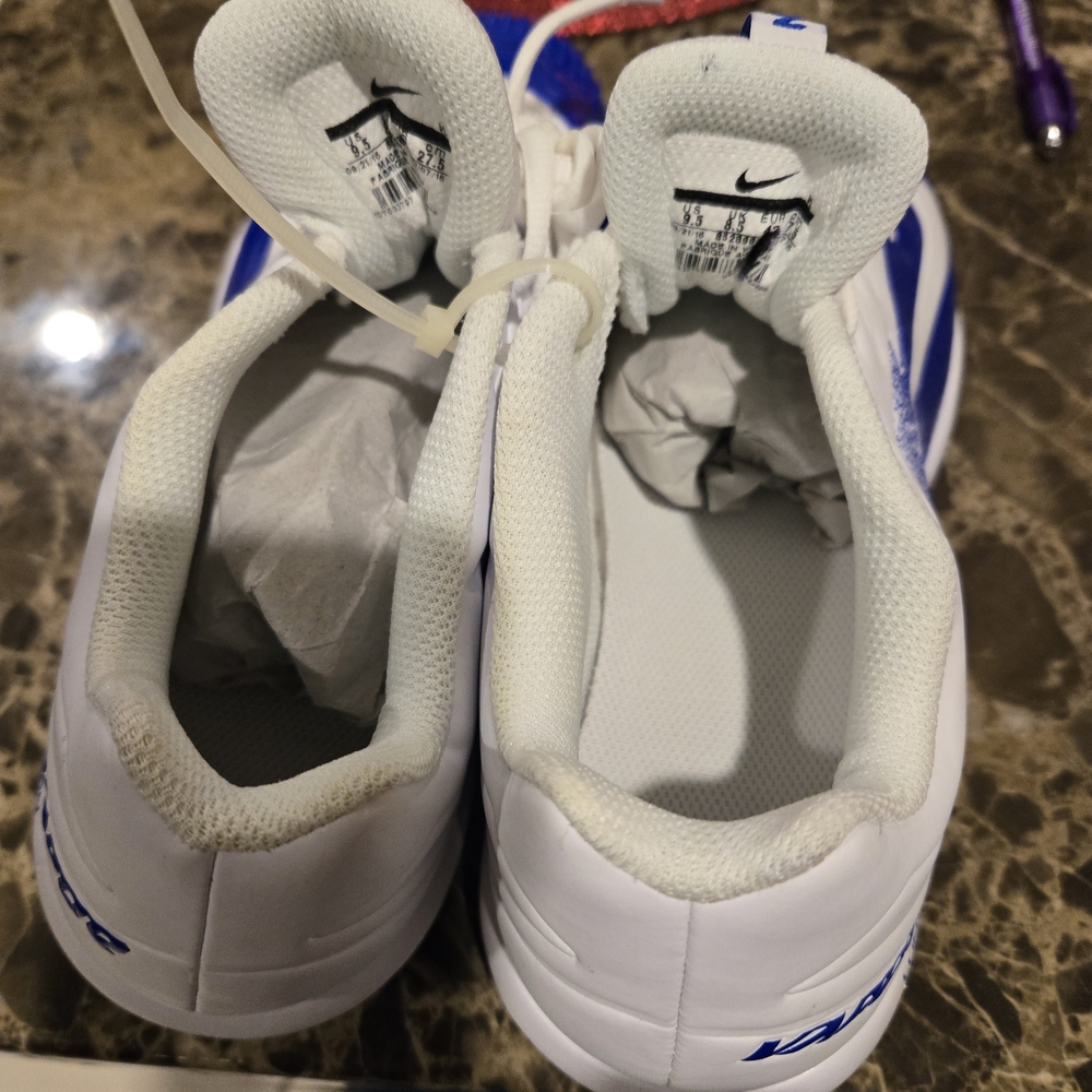 Nike White and Blue Sneakers